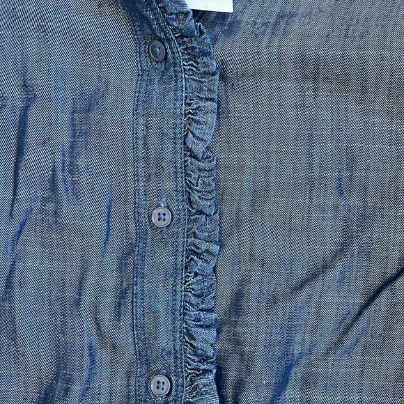 NWT Banana Republic dark wash chambray long sleeve button down shirt medium. - Picture 4 of 4
